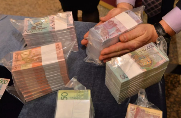 Двадцать пять процентов вместо тринадцати. Кто с нового года будет платить налог по повышенной ставке?