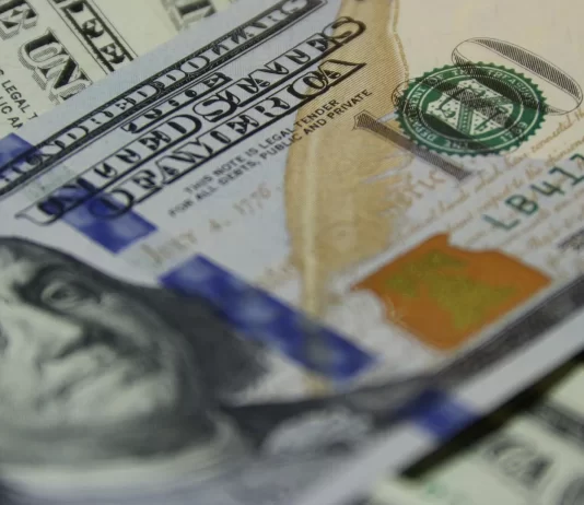 В Беларуси вводятся новые ограничения по займам между физлицами: валютные запреты и лимиты