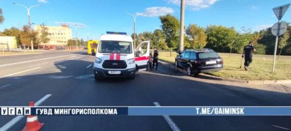 Авто въехало в мачту освещения на ул. Машиностроителей