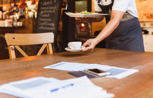 Белорусы стали больше тратить в магазинах и кафе