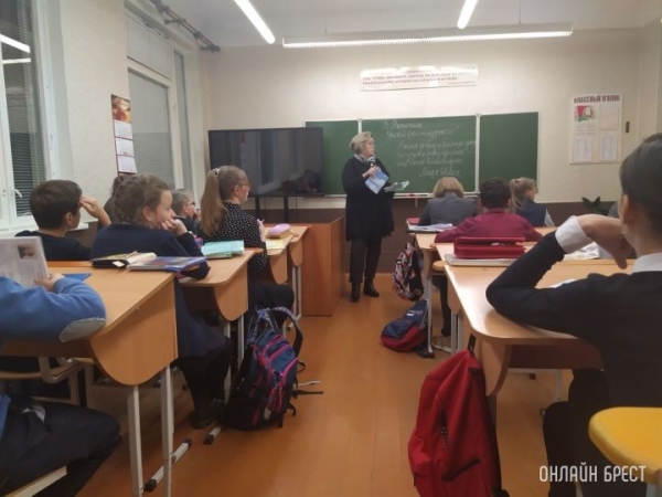 Сколько в Беларуси учителей и какие у них зарплаты? Рассказал Белстат